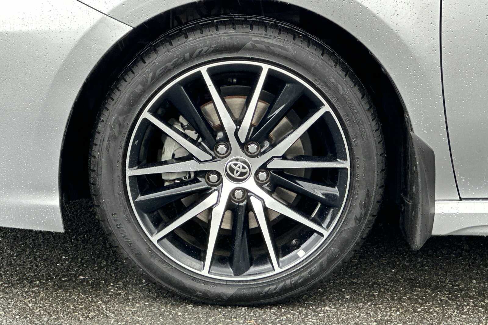 2021 Toyota Camry SE 4D Sedan