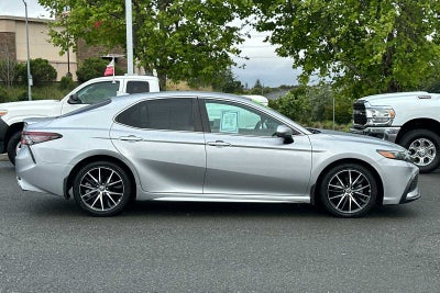 2021 Toyota Camry SE 4D Sedan