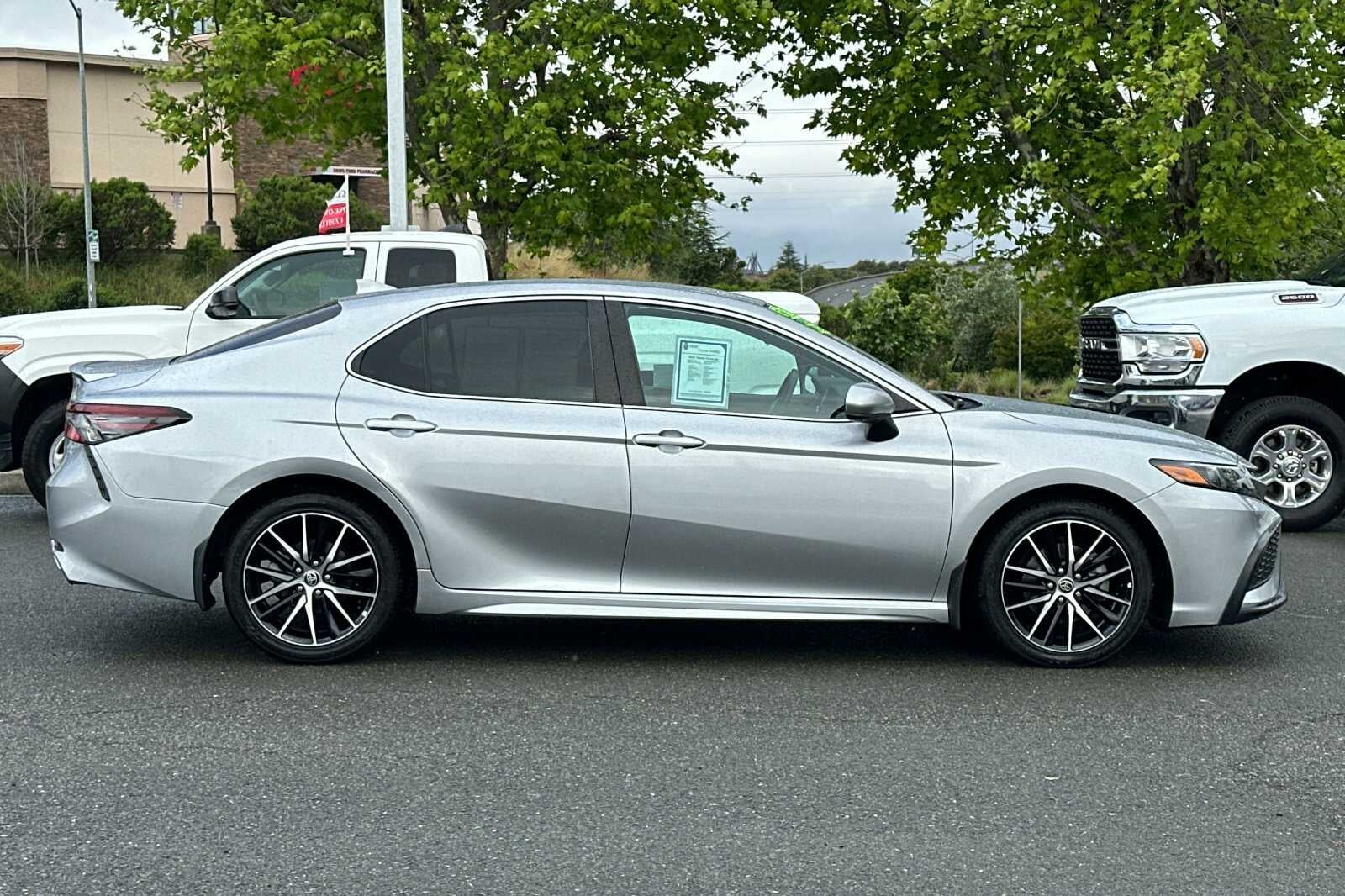 2021 Toyota Camry SE 4D Sedan