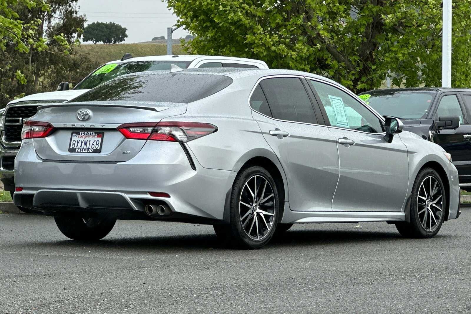 2021 Toyota Camry SE 4D Sedan