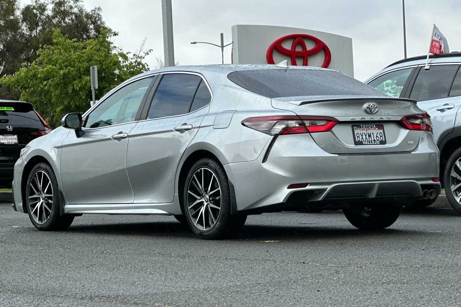 2021 Toyota Camry SE 4D Sedan
