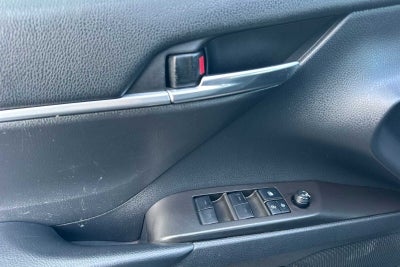 2022 Toyota Camry SE 4D Sedan