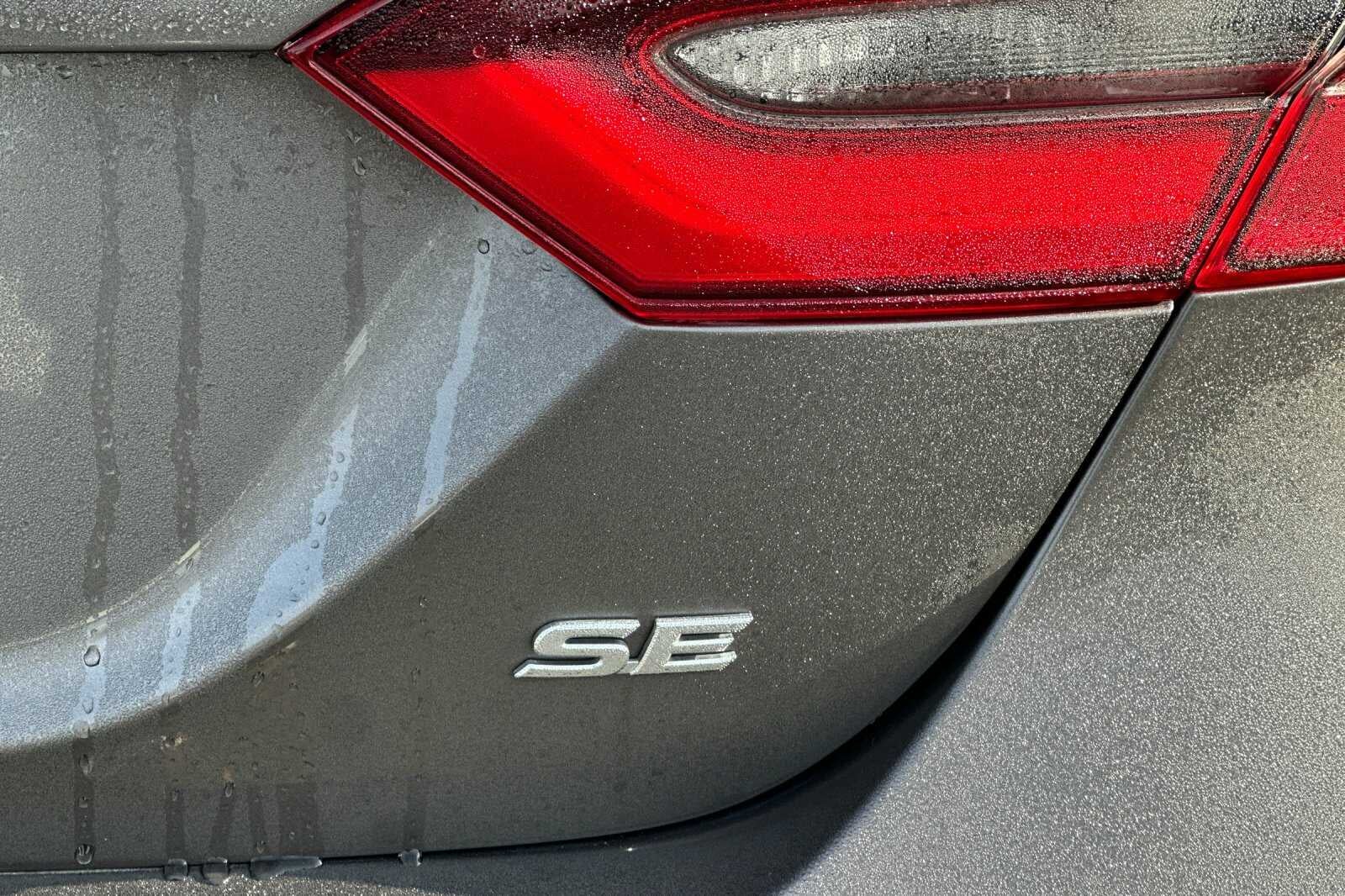 2022 Toyota Camry SE 4D Sedan