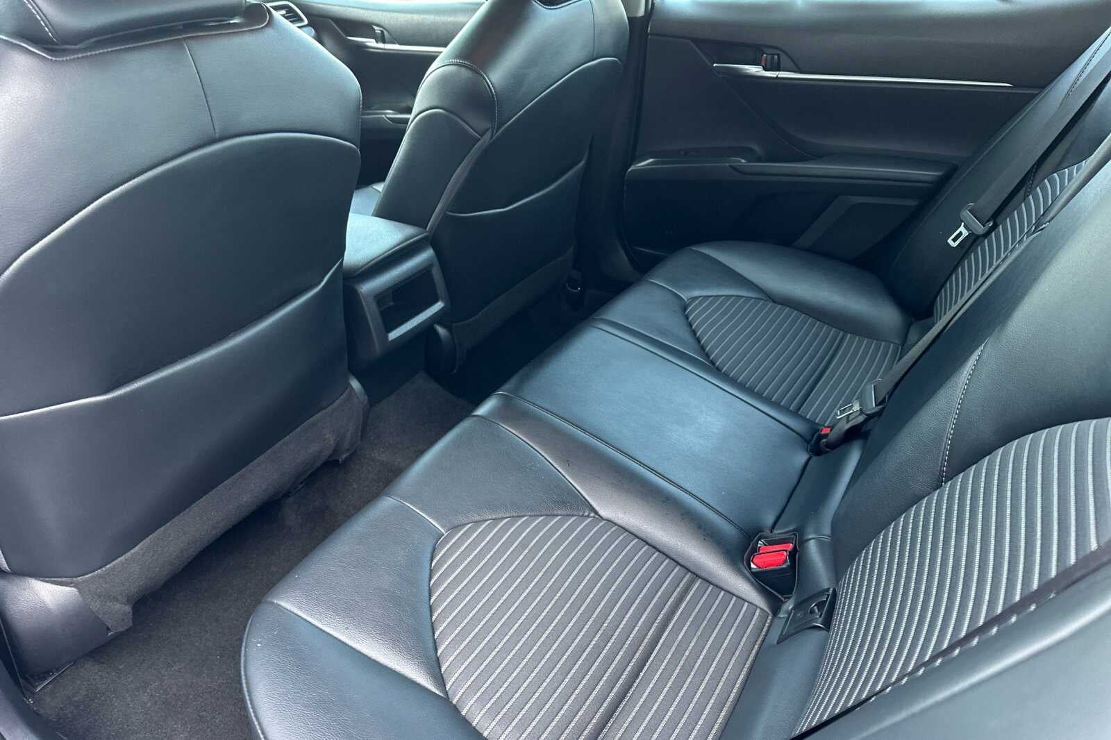 2022 Toyota Camry SE 4D Sedan