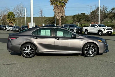 2022 Toyota Camry SE 4D Sedan