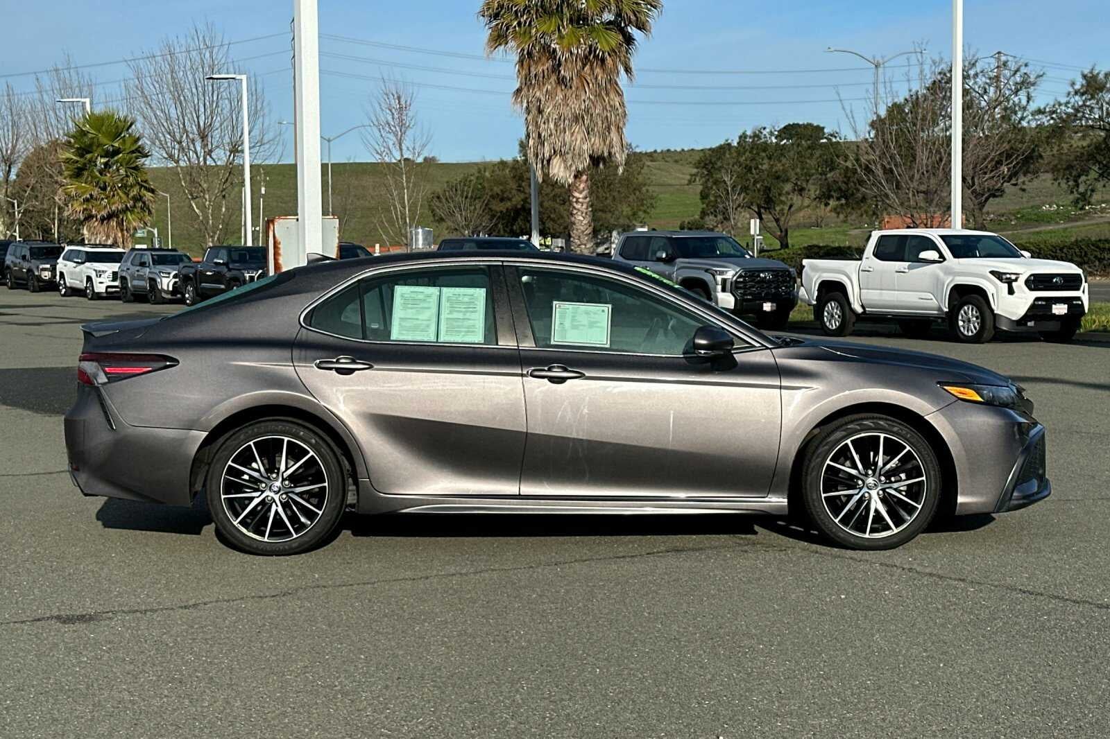 2022 Toyota Camry SE 4D Sedan
