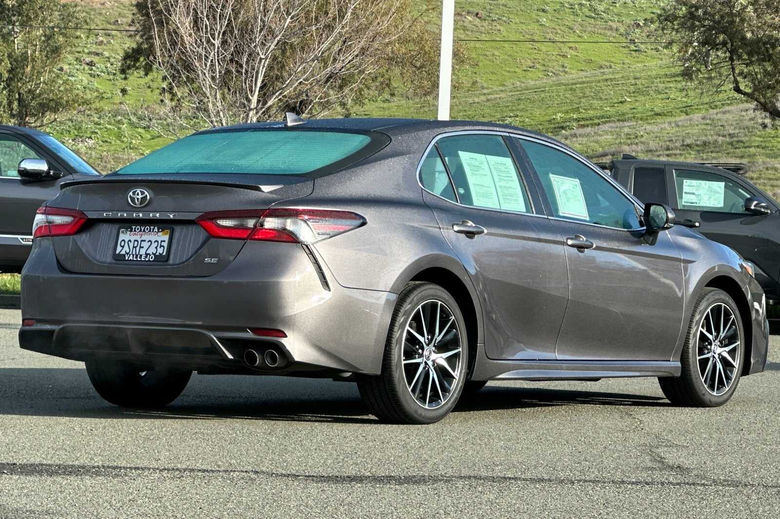 2022 Toyota Camry SE 4D Sedan