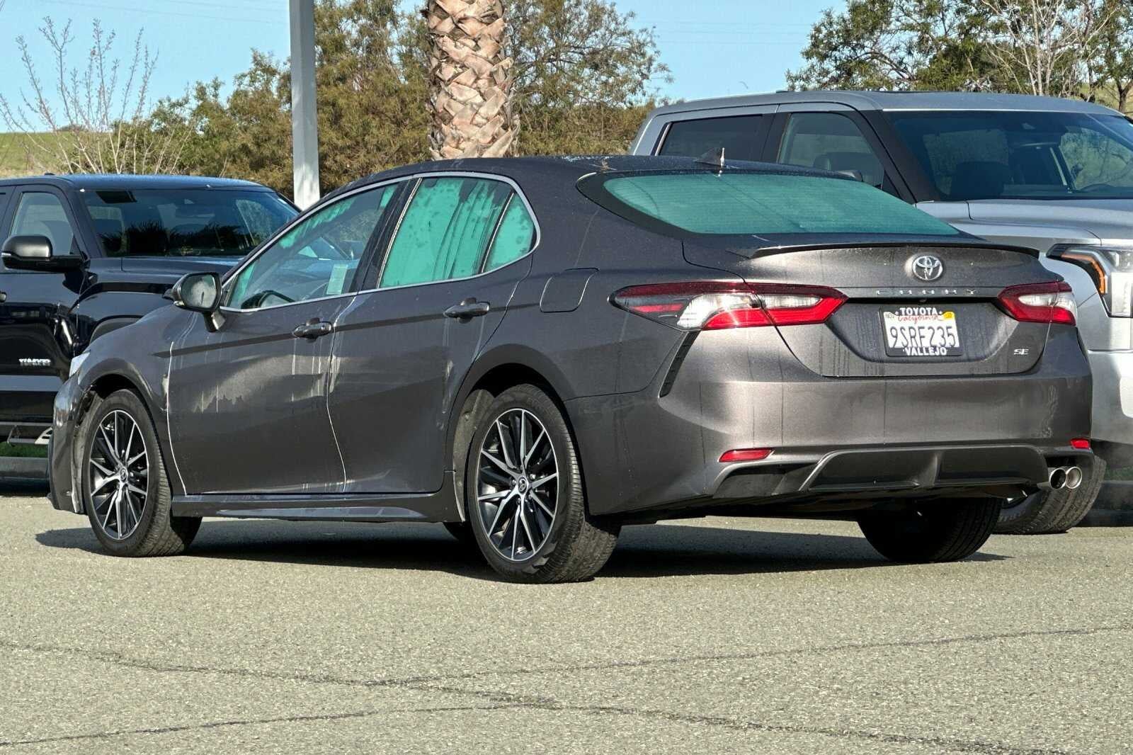 2022 Toyota Camry SE 4D Sedan