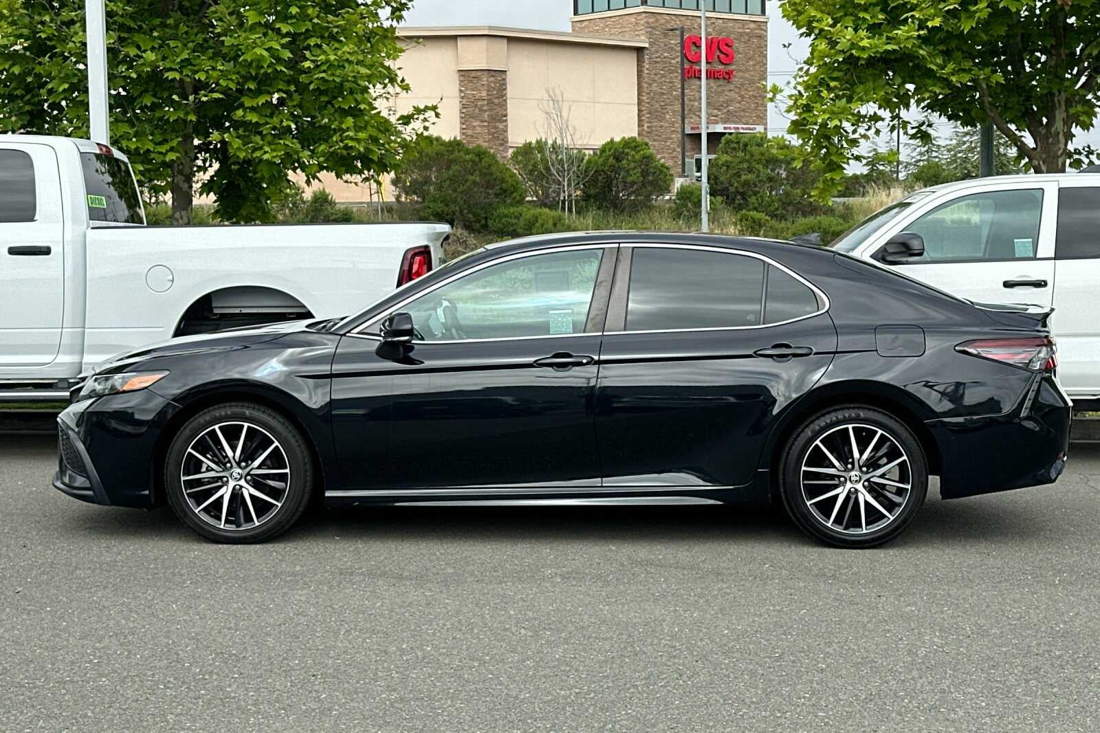 2023 Toyota Camry SE 4D Sedan