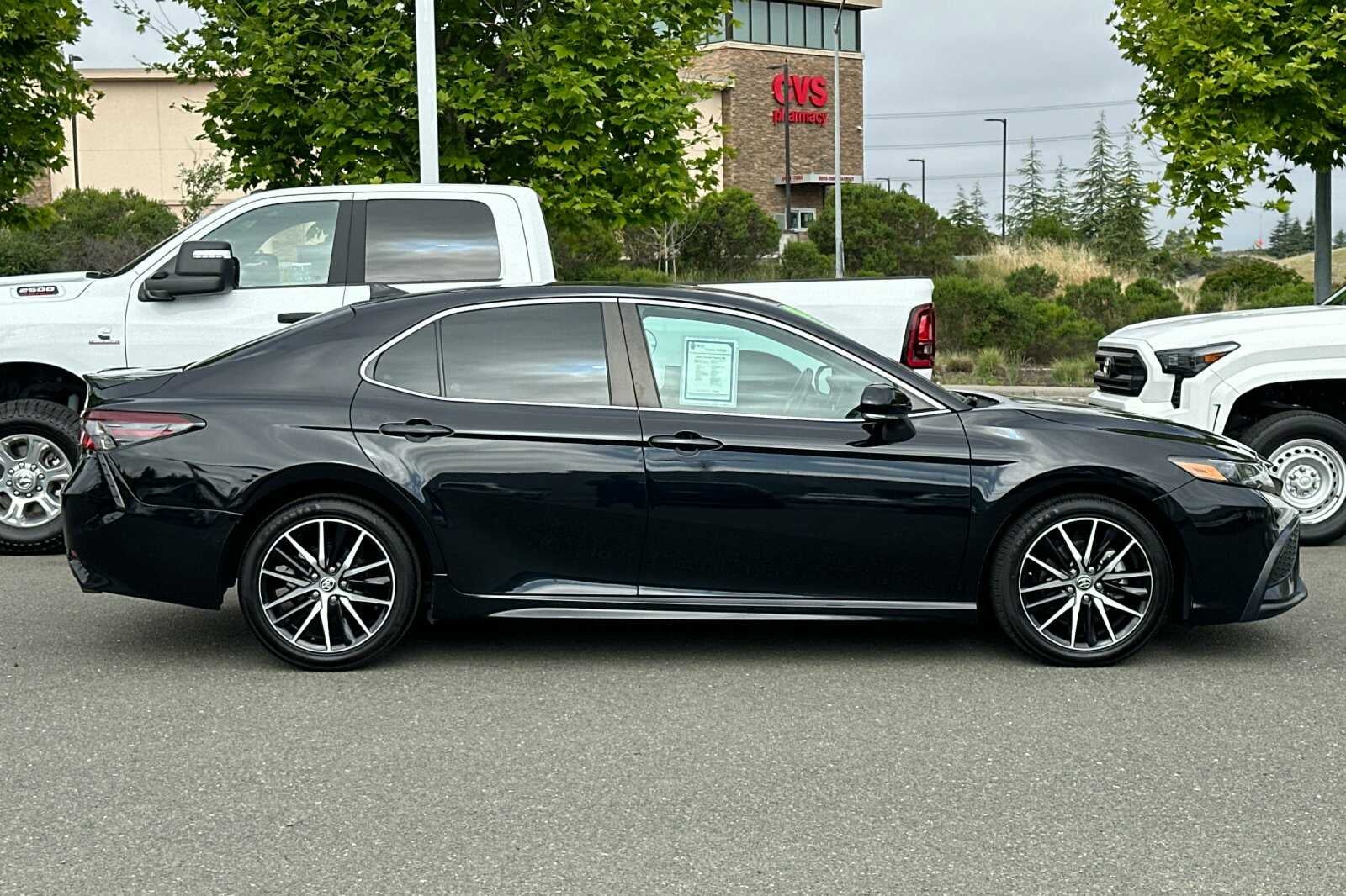 2023 Toyota Camry SE 4D Sedan