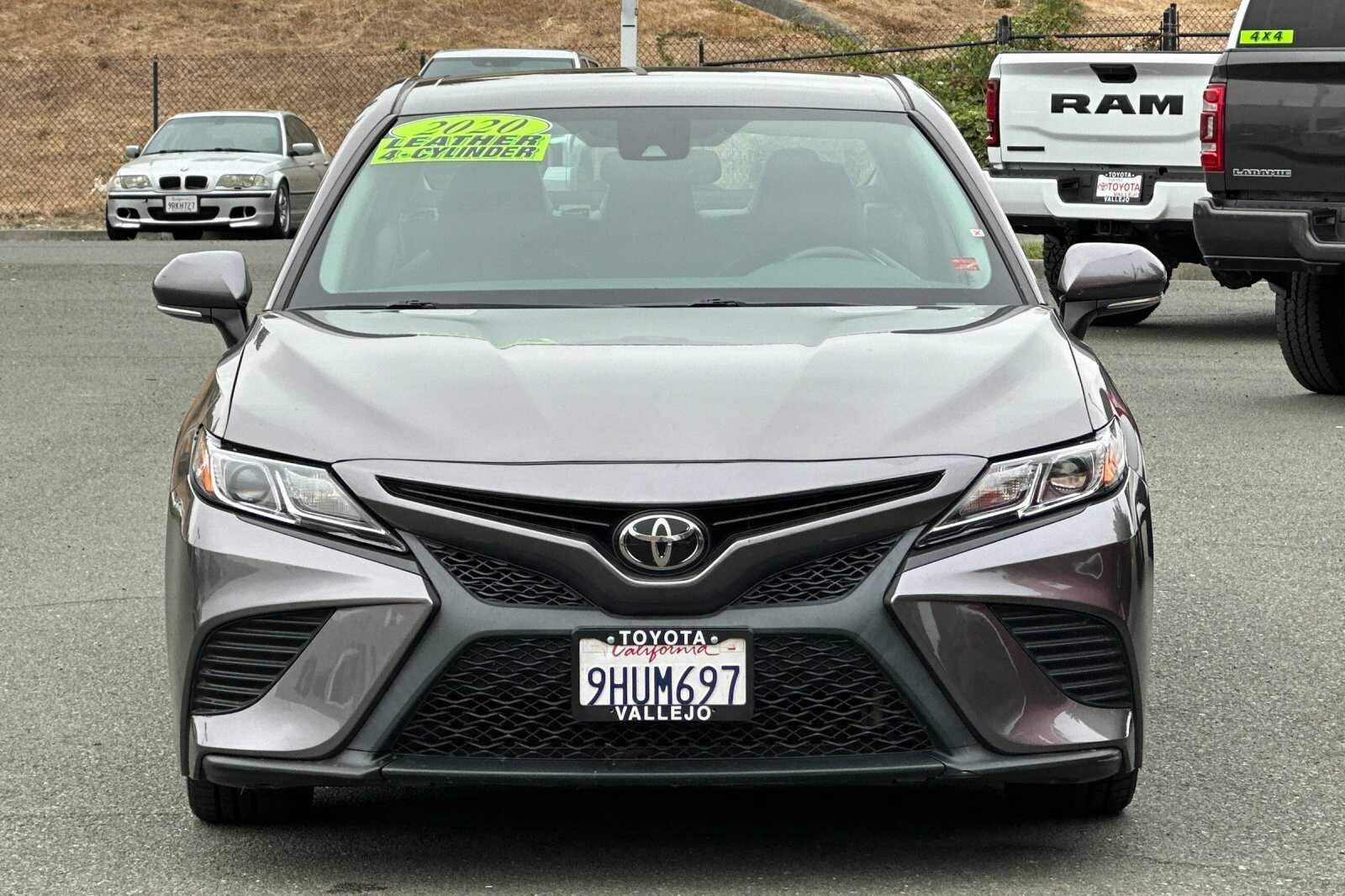 2020 Toyota Camry SE 4D Sedan