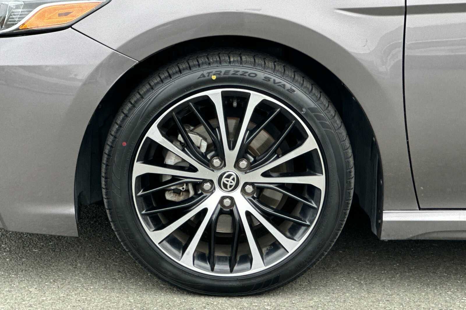 2020 Toyota Camry SE 4D Sedan