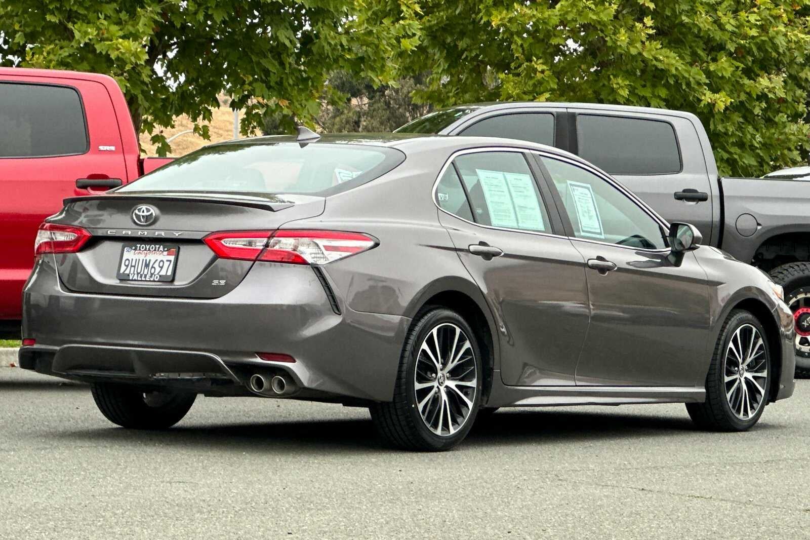2020 Toyota Camry SE 4D Sedan