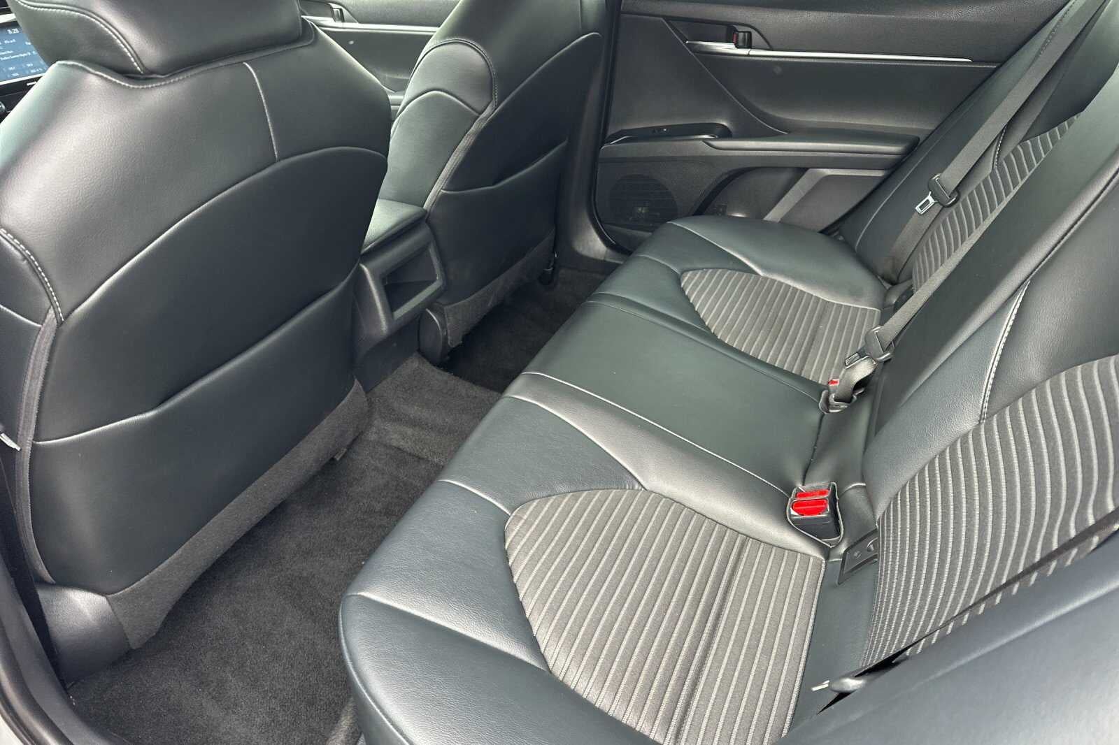 2020 Toyota Camry SE 4D Sedan