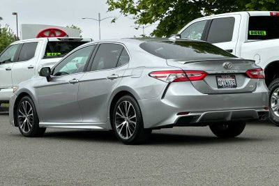 2020 Toyota Camry SE 4D Sedan