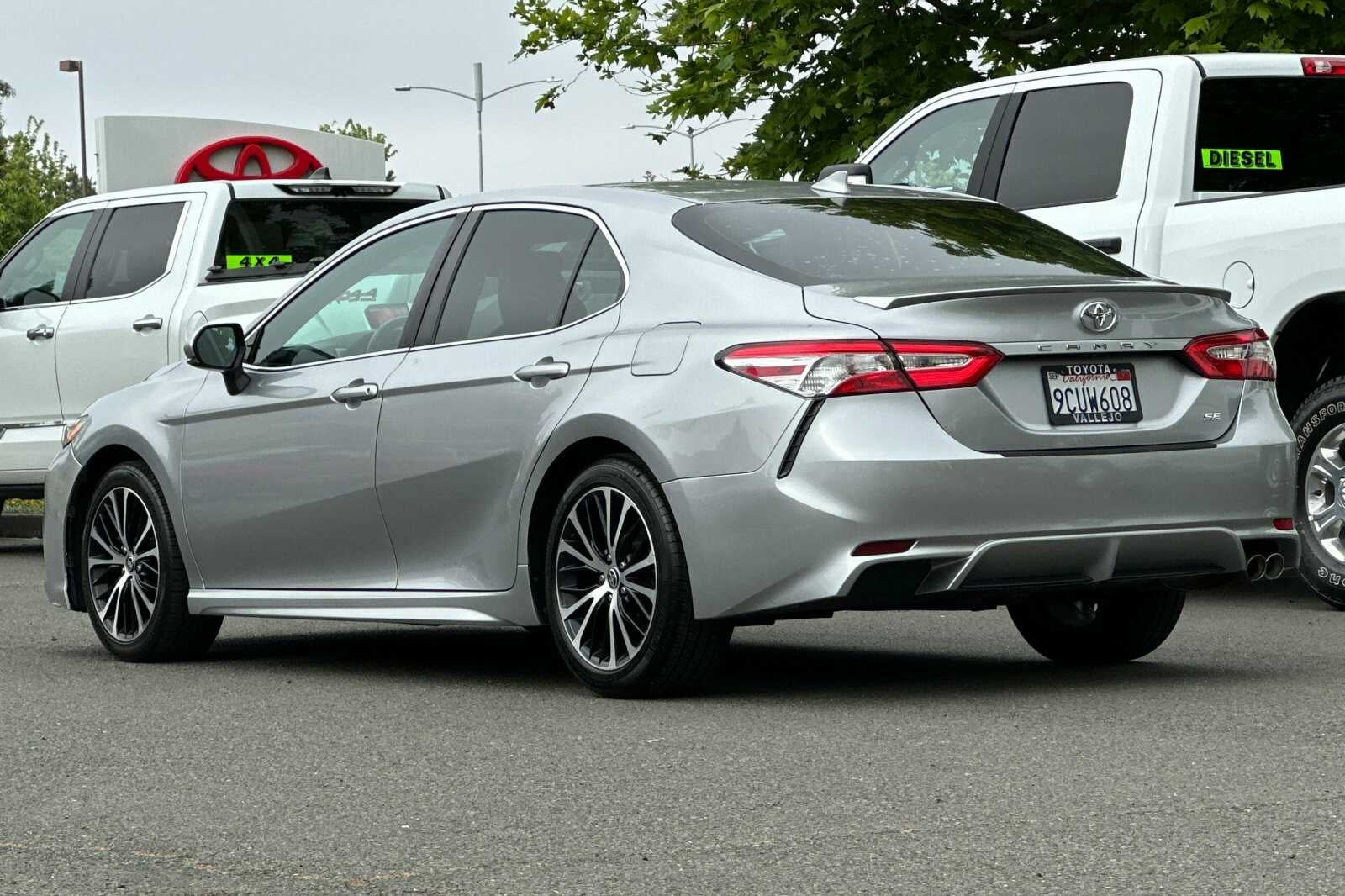 2020 Toyota Camry SE 4D Sedan
