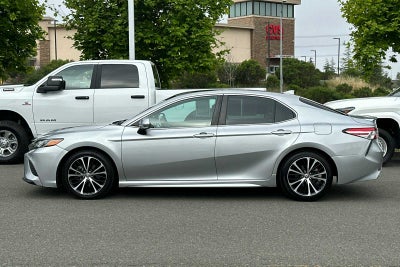 2020 Toyota Camry SE 4D Sedan