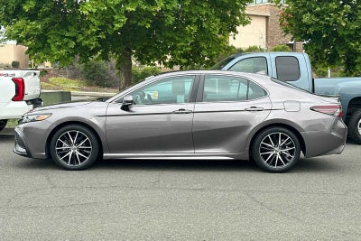 2024 Toyota Camry Hybrid SE 4D Sedan