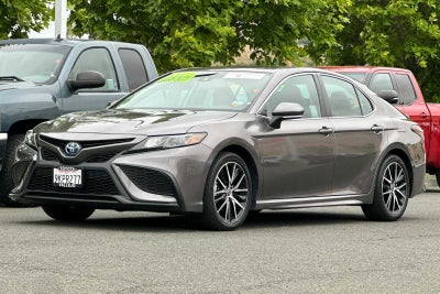2024 Toyota Camry Hybrid SE 4D Sedan