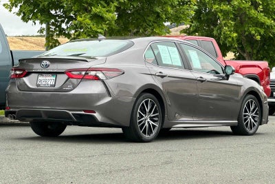 2024 Toyota Camry Hybrid SE 4D Sedan