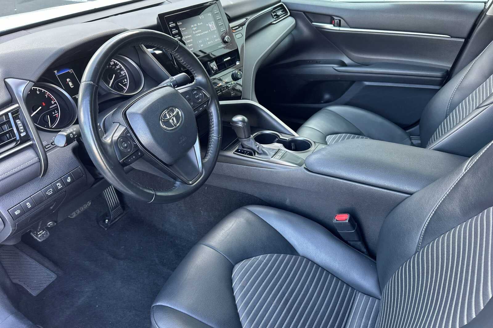 2023 Toyota Camry SE 4D Sedan