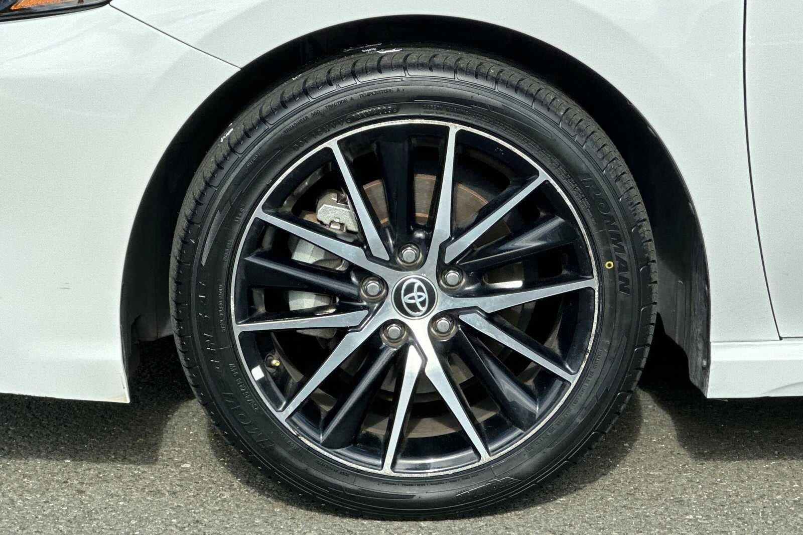 2023 Toyota Camry SE 4D Sedan