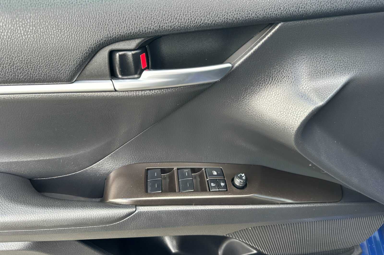 2023 Toyota Camry SE 4D Sedan