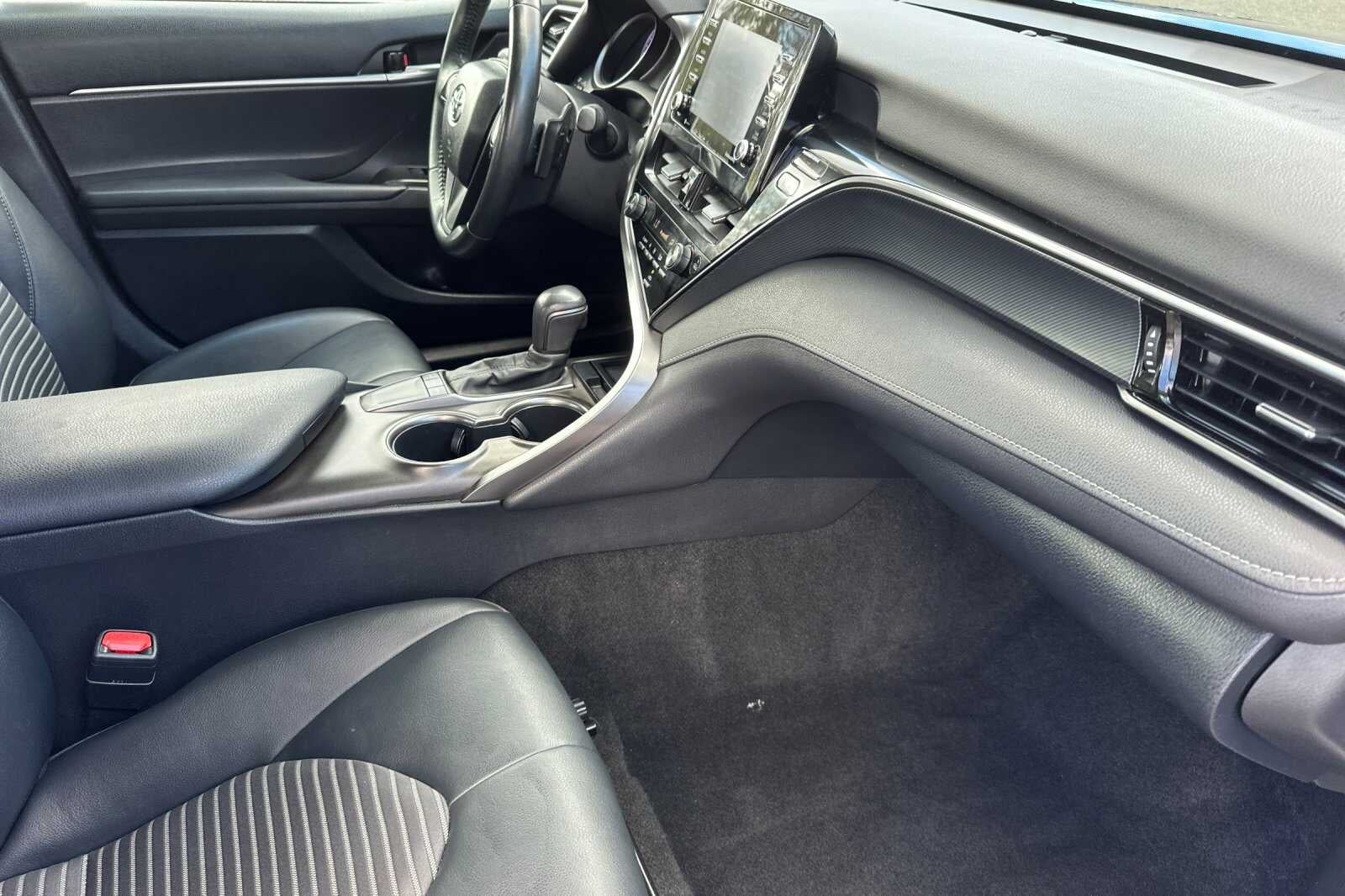 2023 Toyota Camry SE 4D Sedan