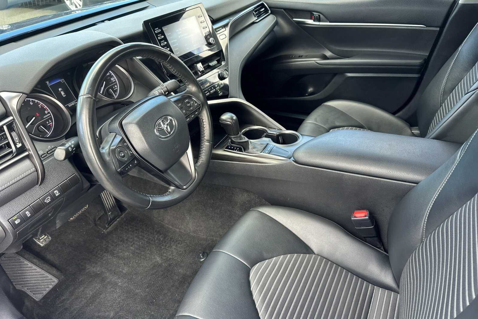 2023 Toyota Camry SE 4D Sedan