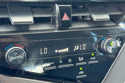 2023 Toyota Camry SE 4D Sedan