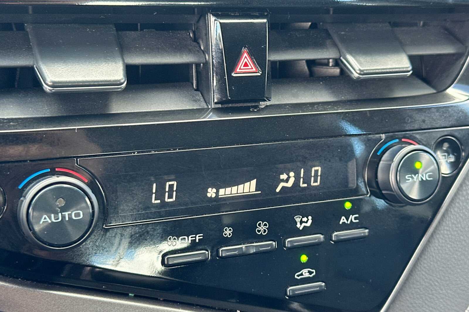 2023 Toyota Camry SE 4D Sedan