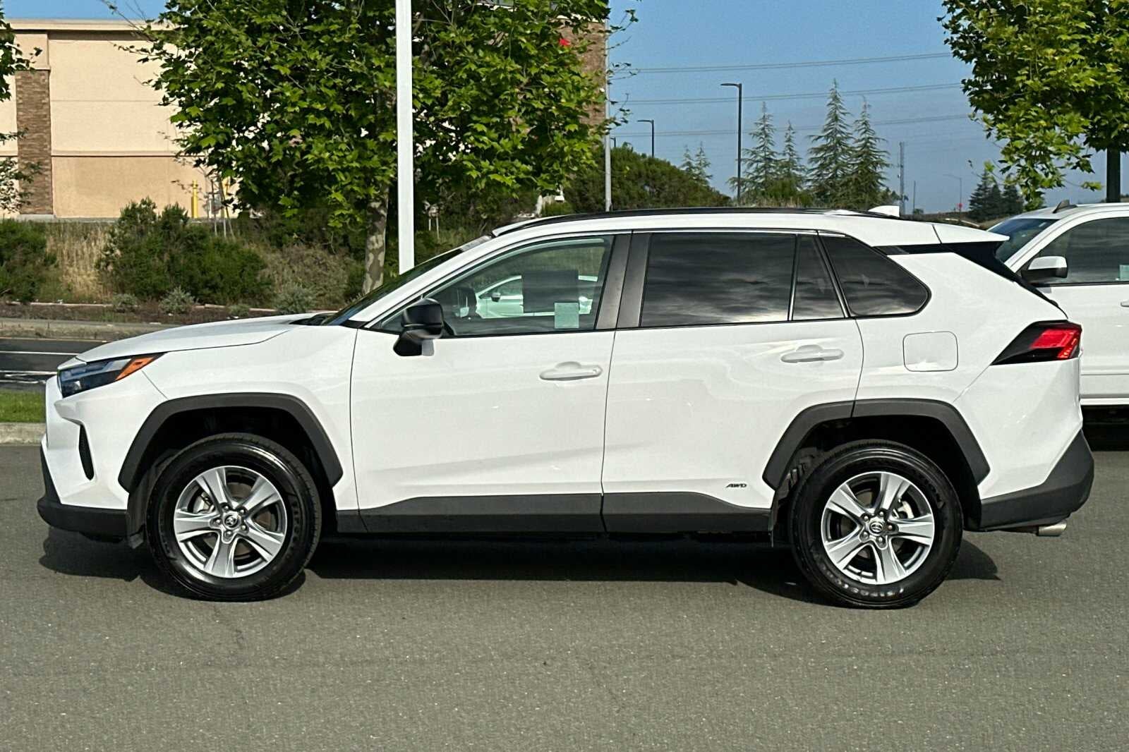 2025 Toyota RAV4 Hybrid LE