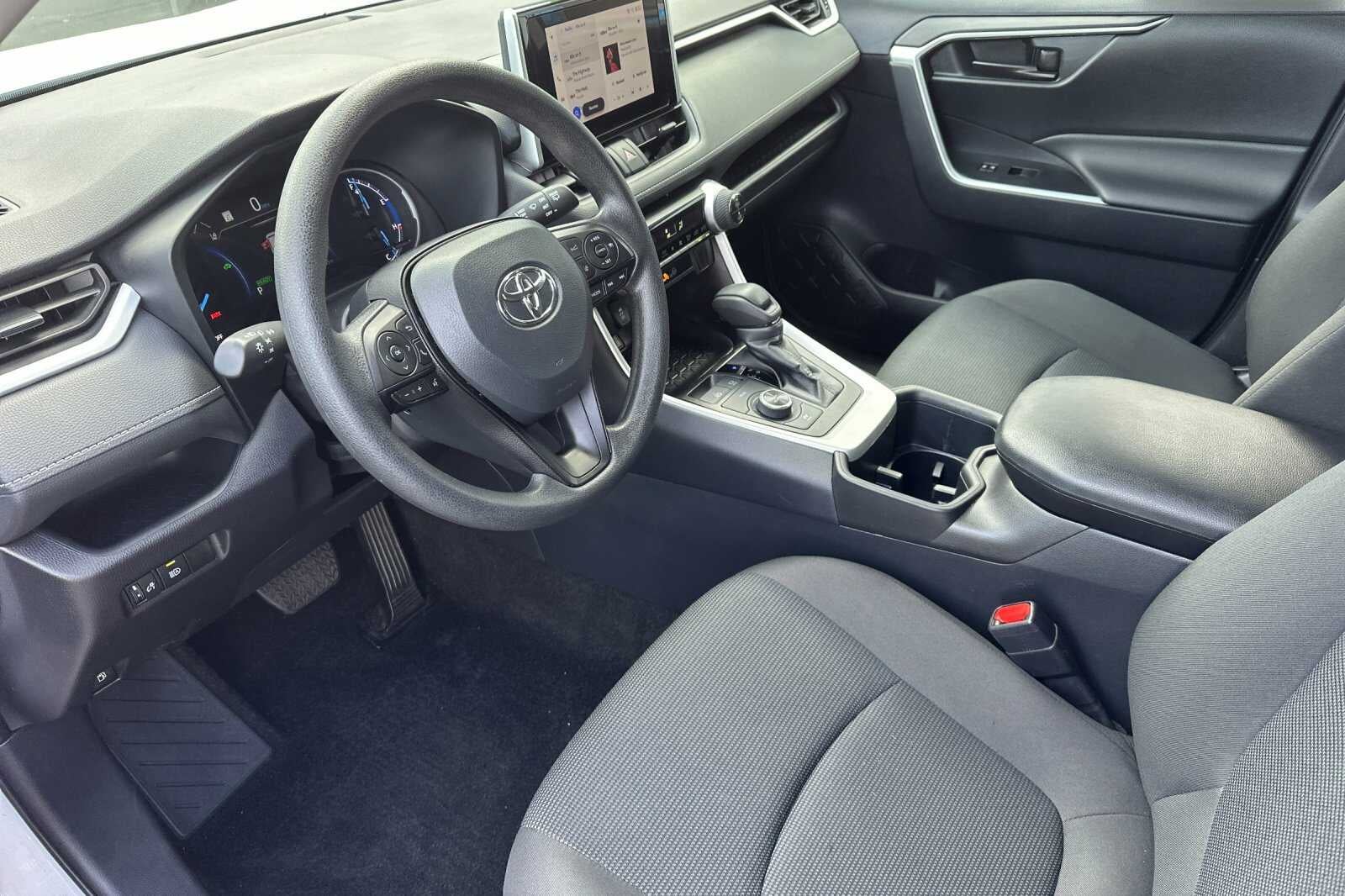 2025 Toyota RAV4 Hybrid LE