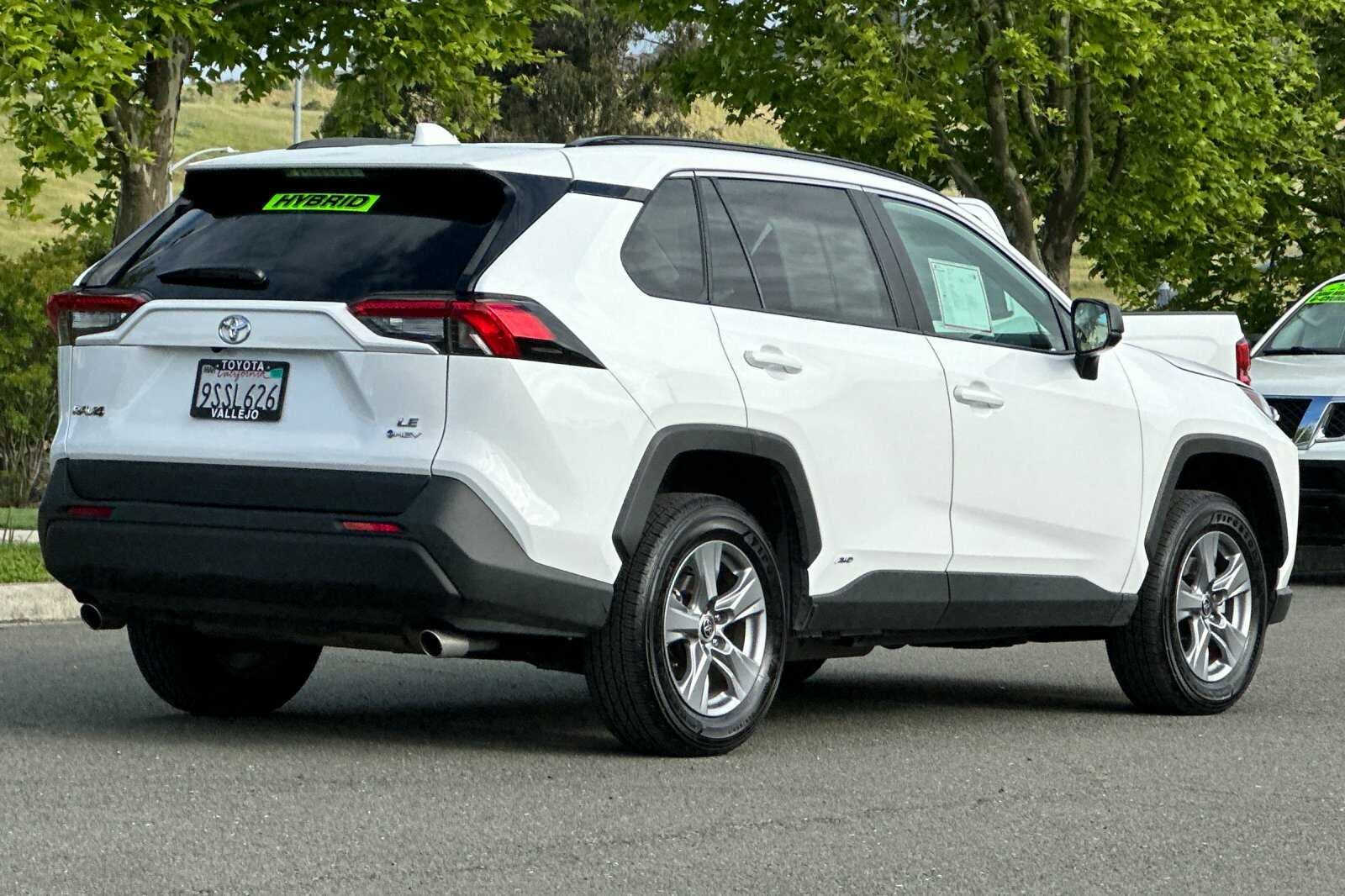 2025 Toyota RAV4 Hybrid LE