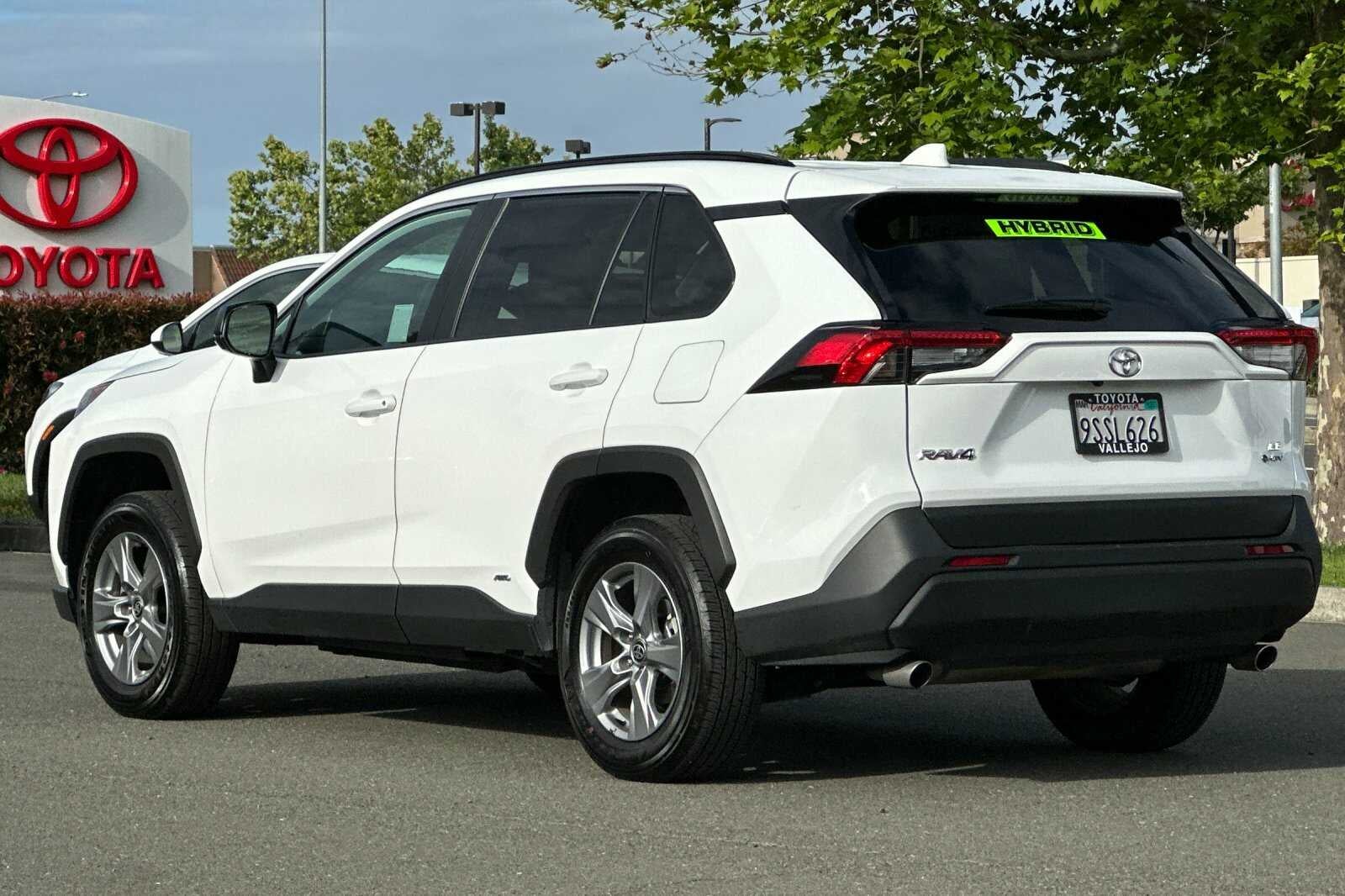 2025 Toyota RAV4 Hybrid LE