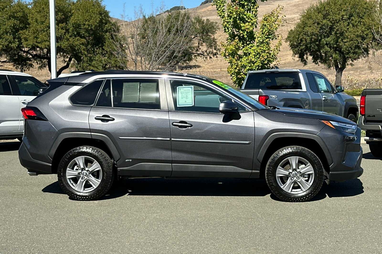 2024 Toyota RAV4 Hybrid LE
