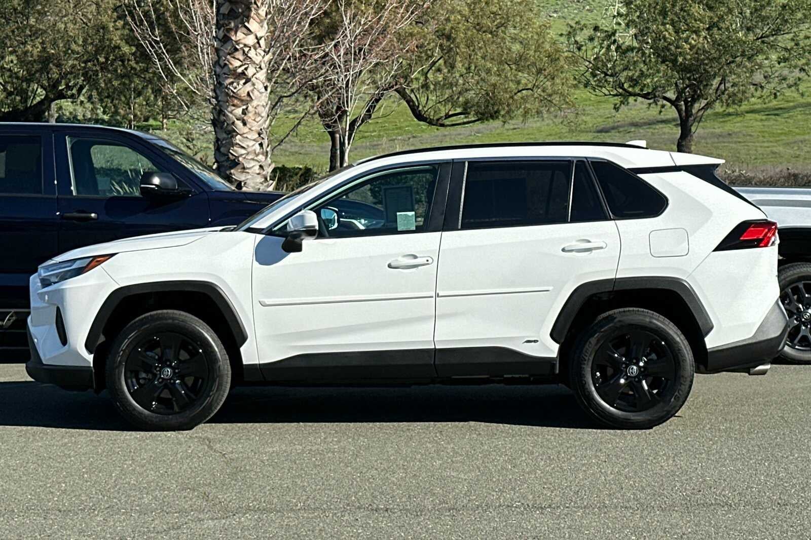 2023 Toyota RAV4 Hybrid LE