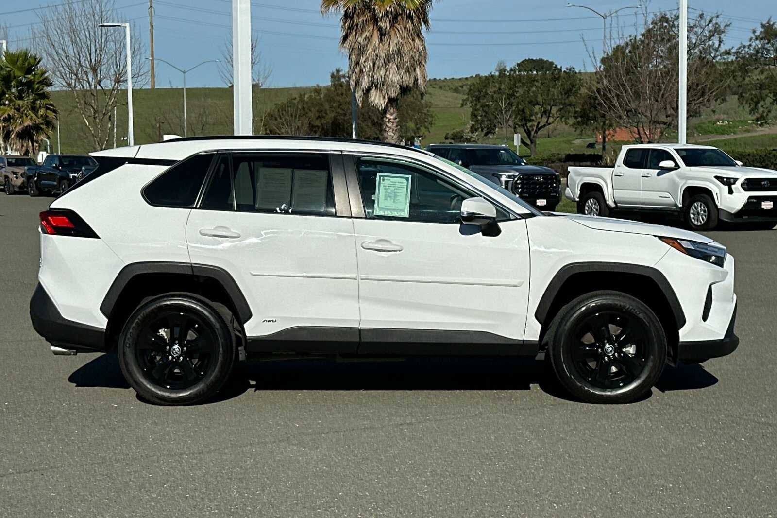 2023 Toyota RAV4 Hybrid LE