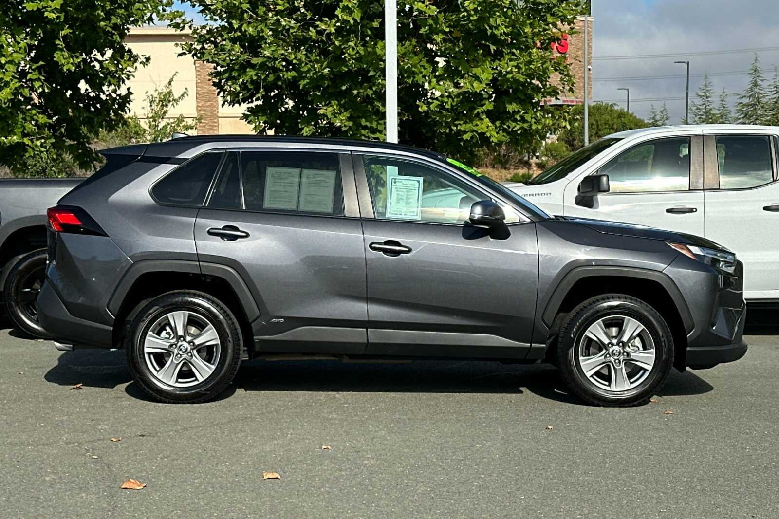 2024 Toyota RAV4 Hybrid XLE