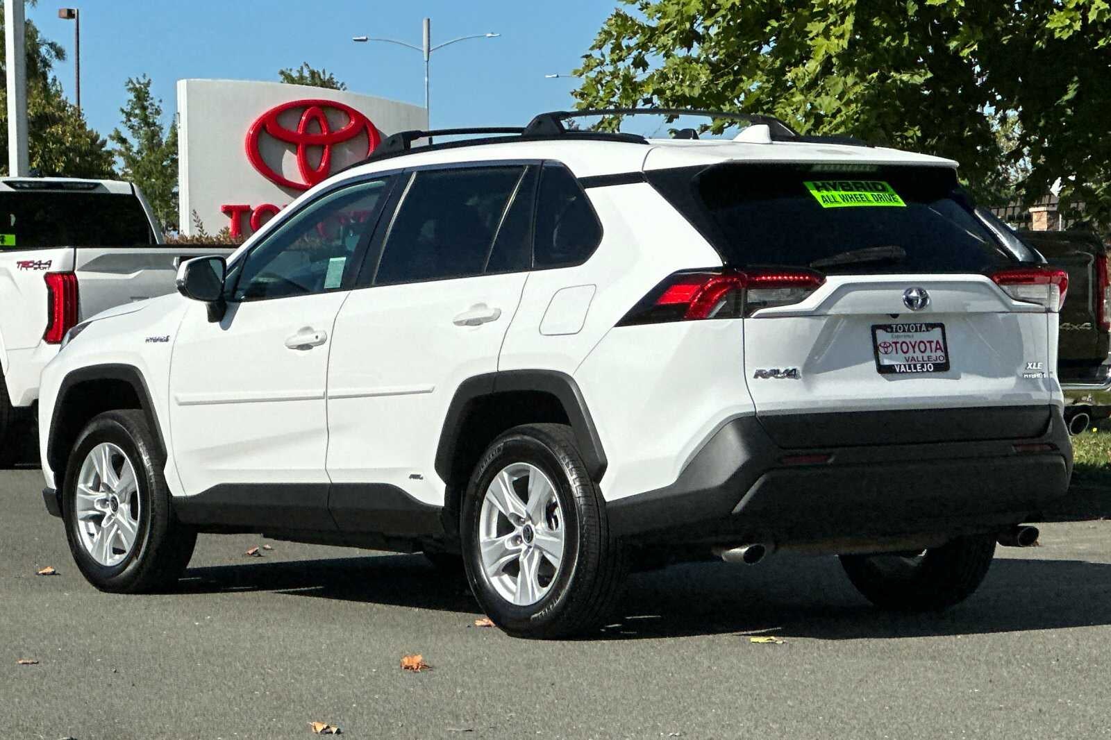 2021 Toyota RAV4 Hybrid XLE
