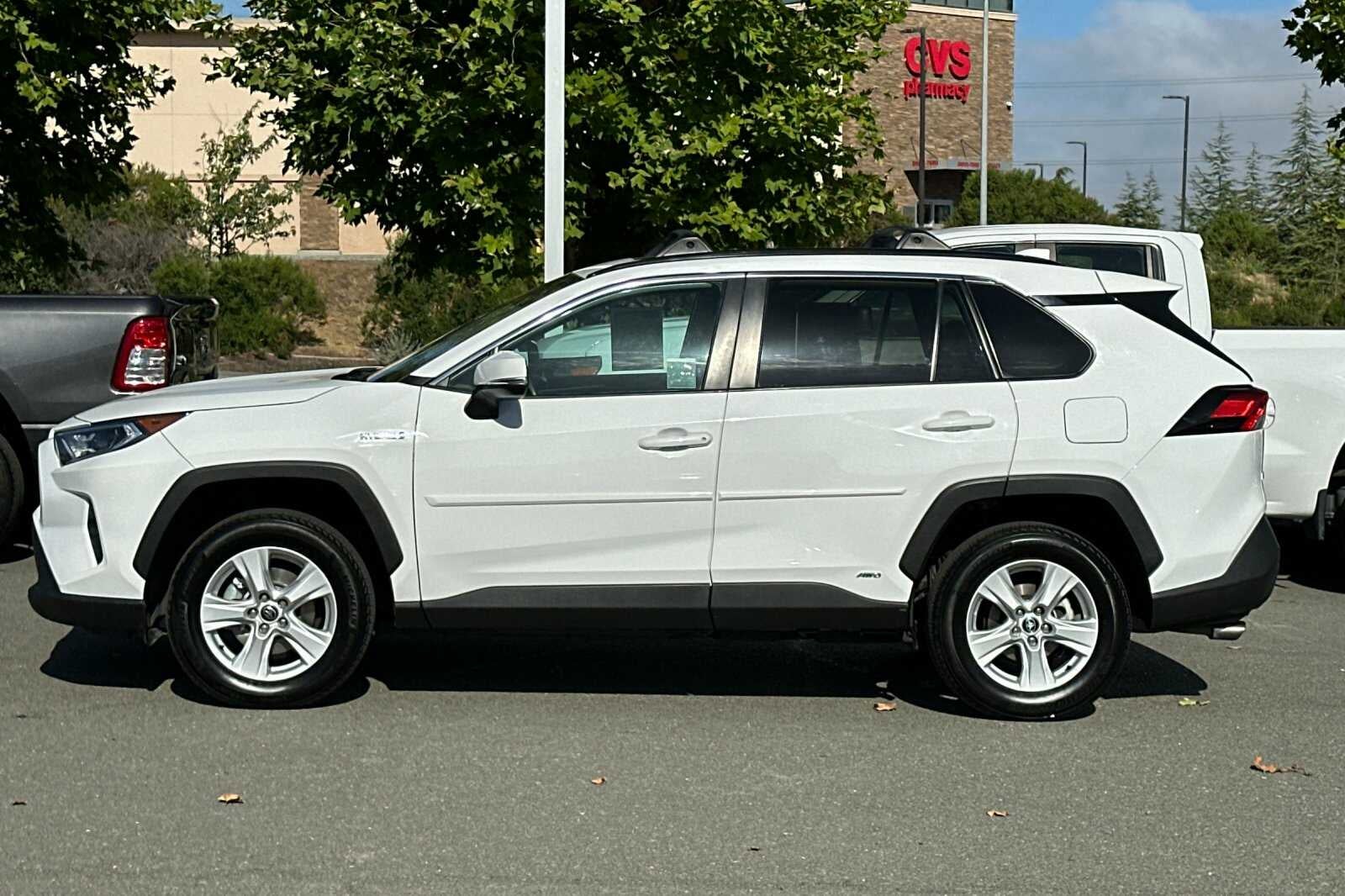 2021 Toyota RAV4 Hybrid XLE
