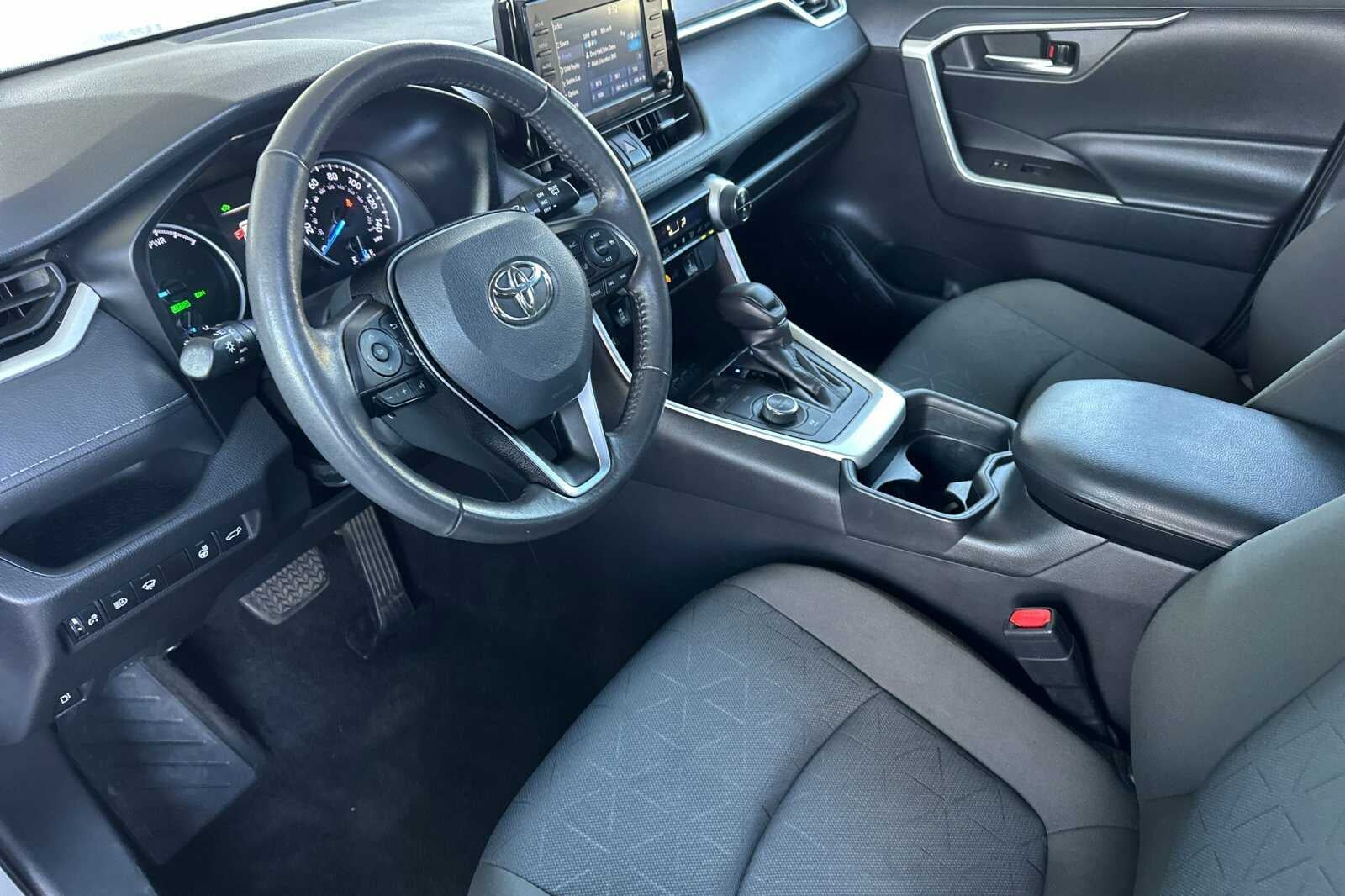 2021 Toyota RAV4 Hybrid XLE