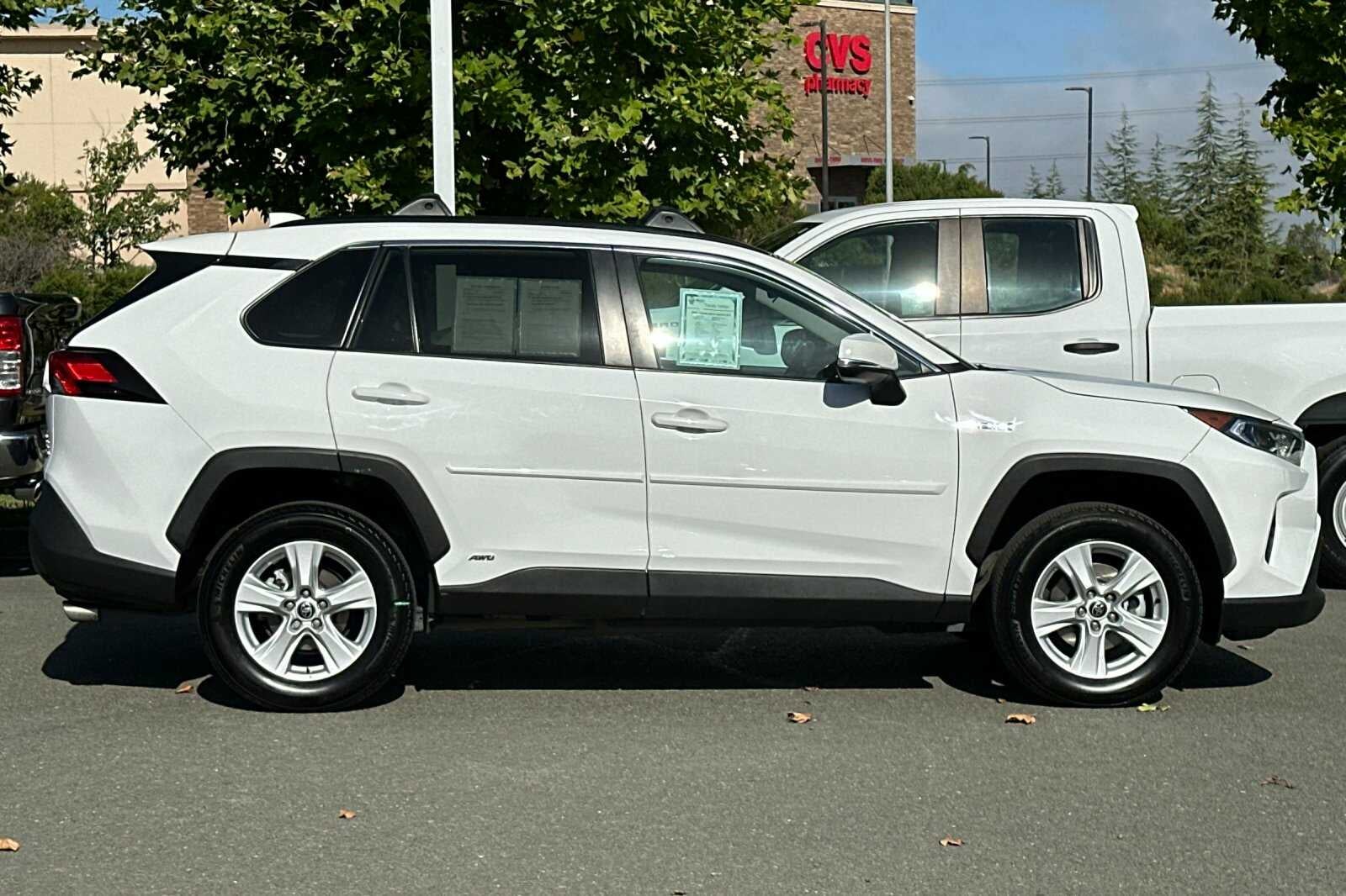 2021 Toyota RAV4 Hybrid XLE