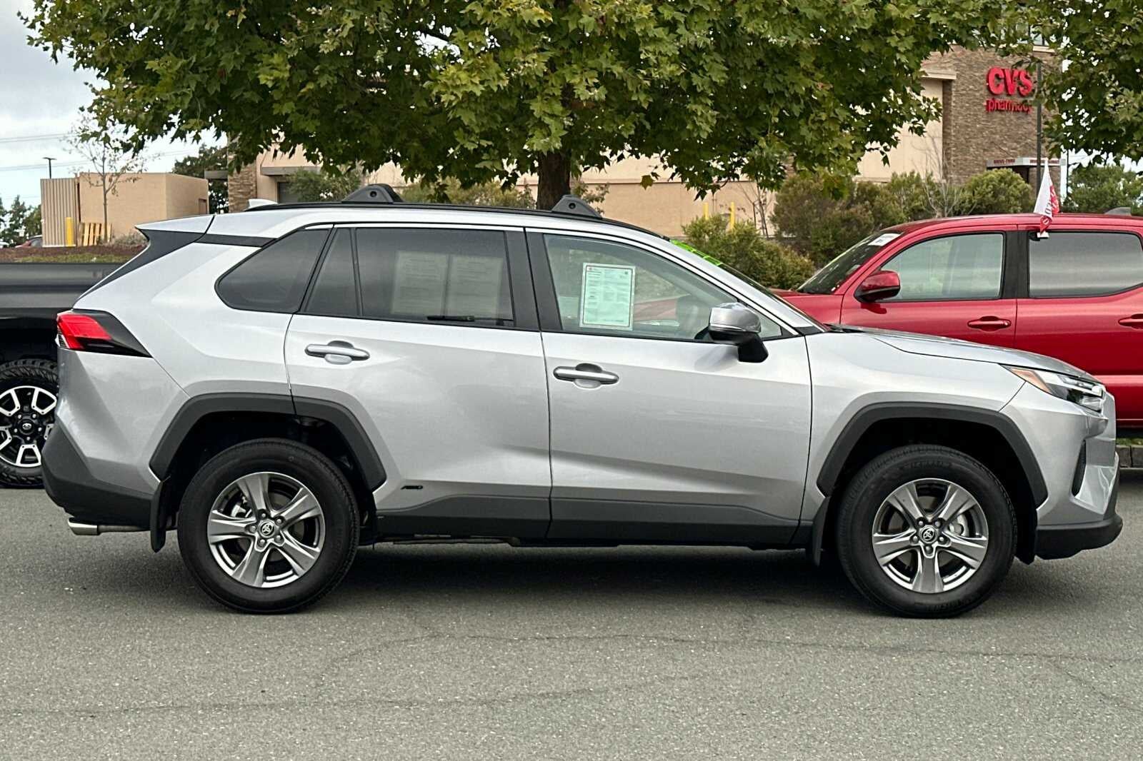 2024 Toyota RAV4 Hybrid XLE