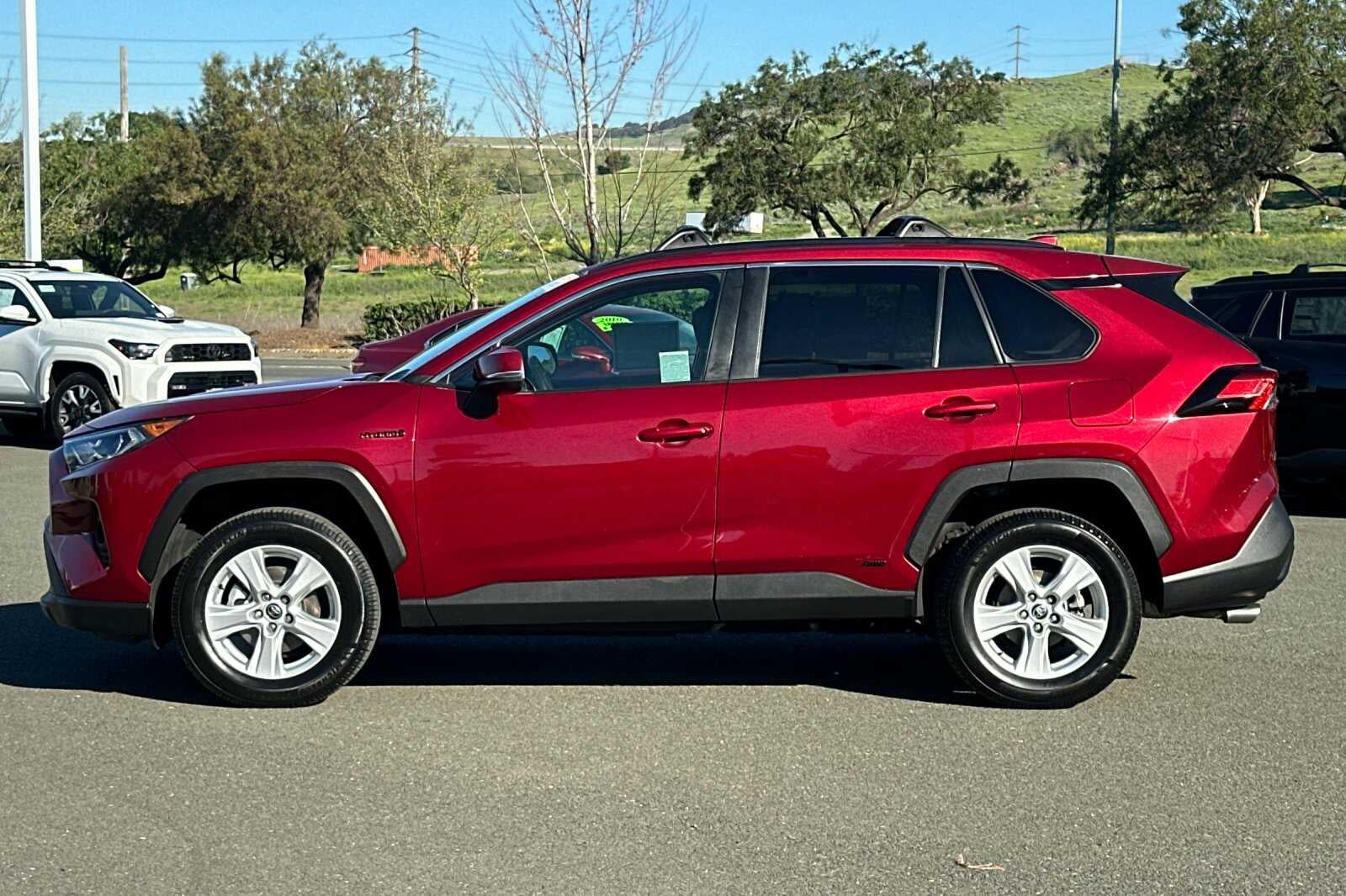 2021 Toyota RAV4 Hybrid XLE