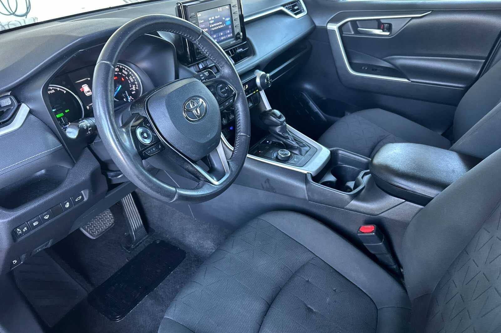 2021 Toyota RAV4 Hybrid XLE