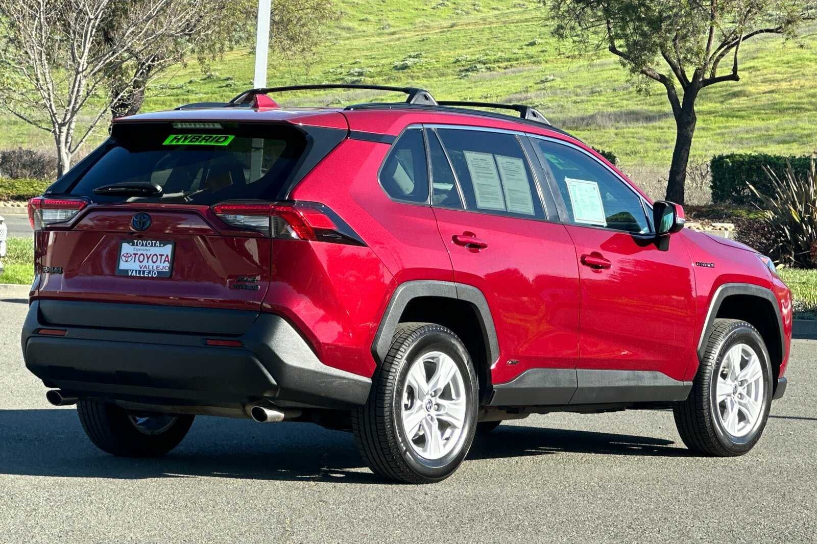 2021 Toyota RAV4 Hybrid XLE