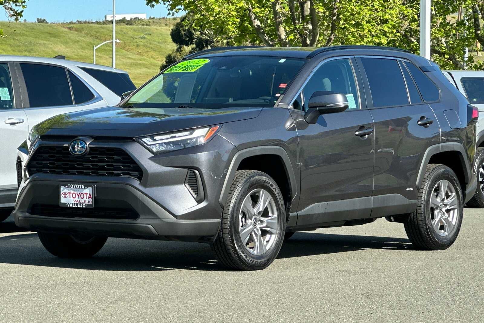 2022 Toyota RAV4 Hybrid XLE