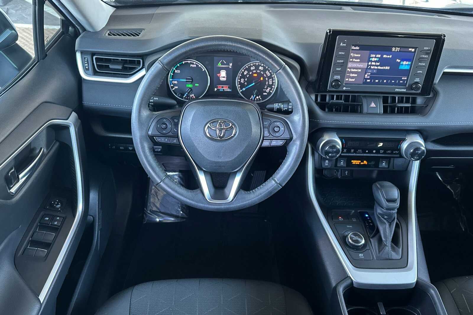 2022 Toyota RAV4 Hybrid XLE