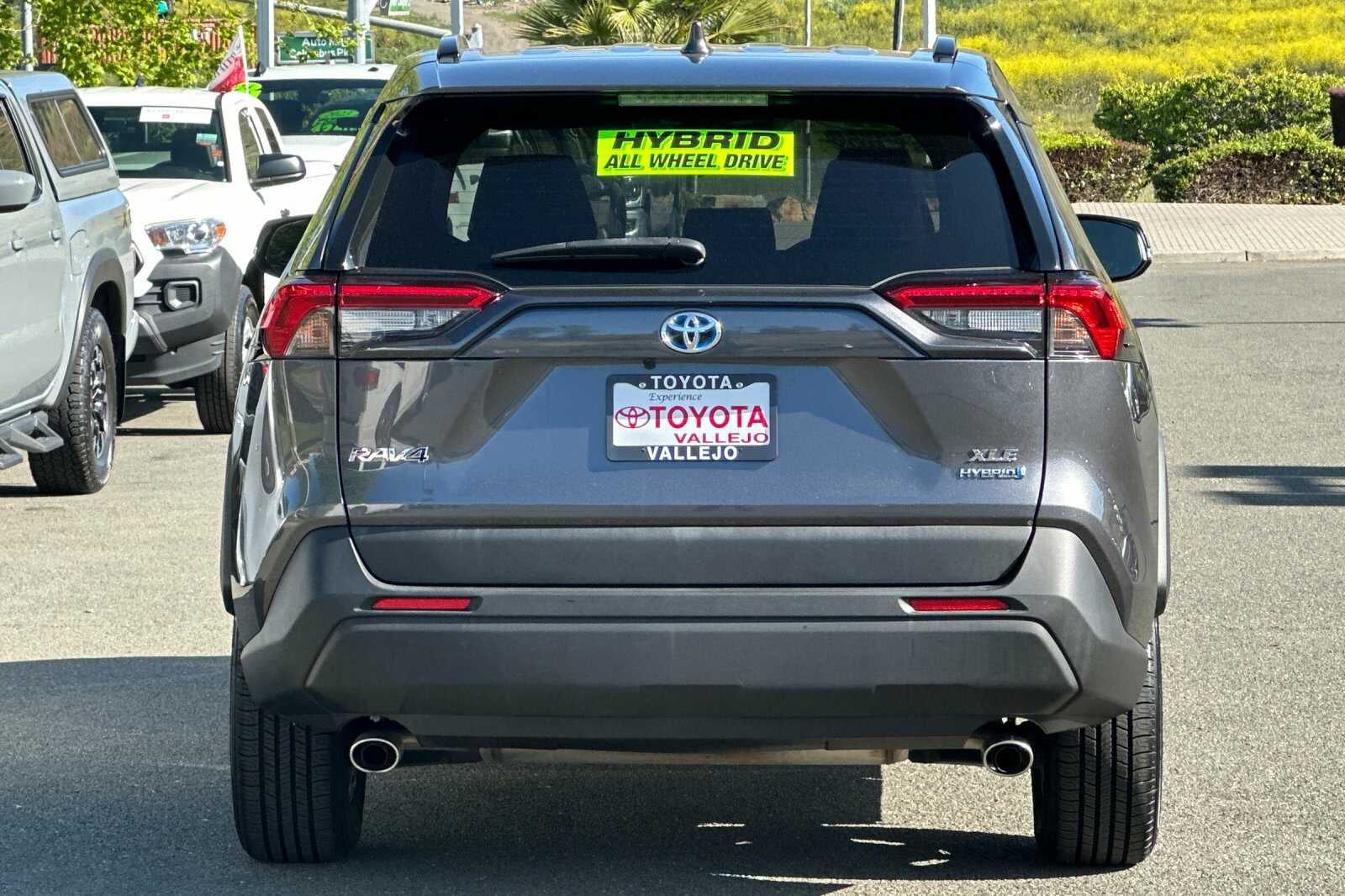 2022 Toyota RAV4 Hybrid XLE